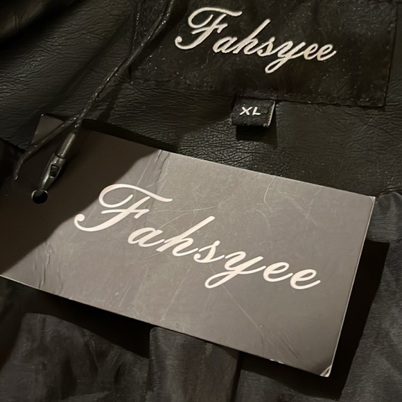 Fahsyee Woman’s Black Faux Leather Moto/Biker Jacket - Size XL - New With Tags - Picture 8 of 9